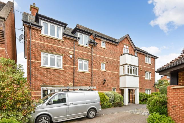 Flat for sale in Newton Lane, Romsey Town Centre, Hampshire