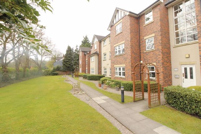 2 bed flat for sale in London Road South, Poynton, Stockport SK12