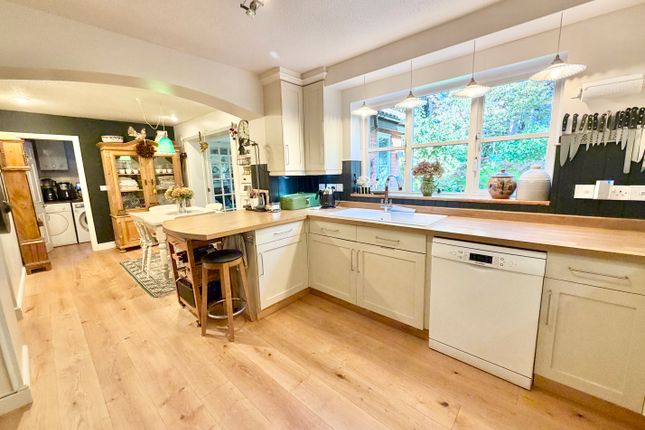 85, Cheylesmore Drive, Camberley photo 3
