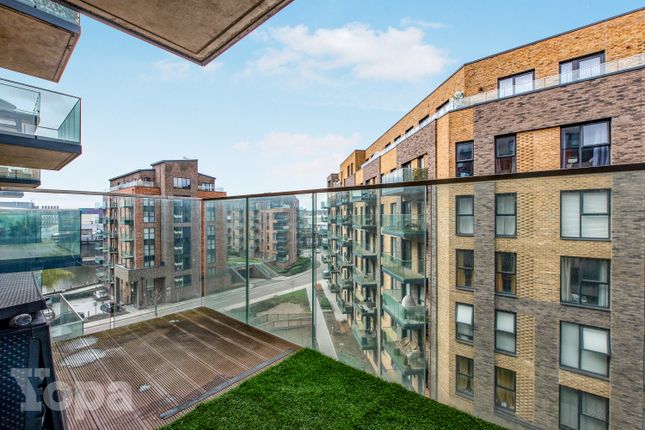 275, James Smith Court, Dartford photo 4