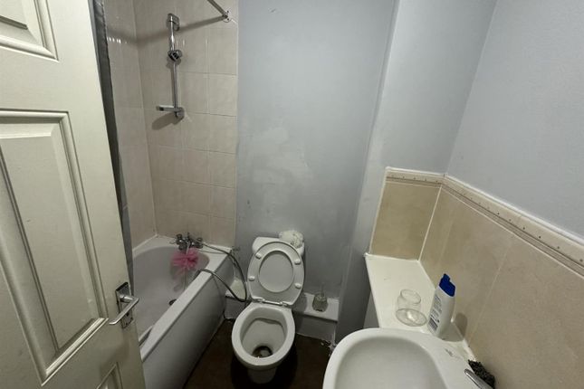 25 Scholars Close, Handsworth, birmingham photo 3