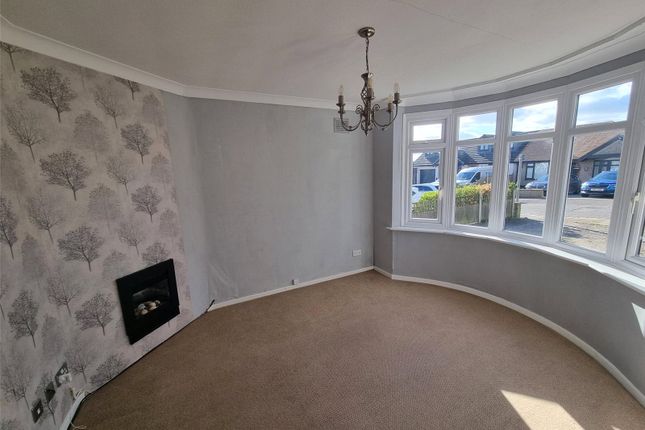 92, Weir Gardens, Essex photo 3