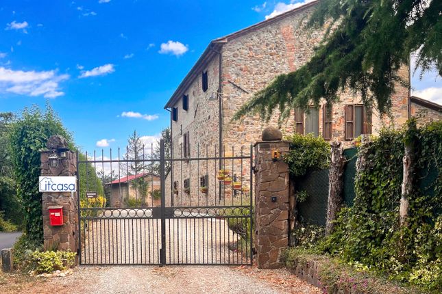 Thumbnail Farmhouse for sale in Casale Del Glicine, Monterchi, Arezzo, Tuscany, Italy