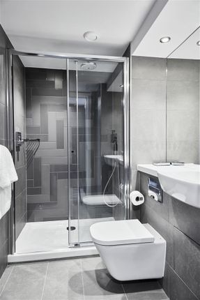 Roomzzz Newcastle City Neo Clavering Place, Newcastle Upon Tyne photo 4