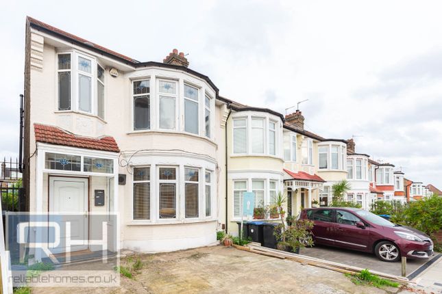 Thumbnail Semi-detached house to rent in Hedge Lane, Palmers Green, London