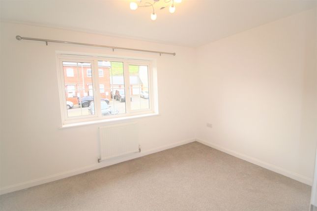 End terrace house to rent in Old Park Avenue, Exeter