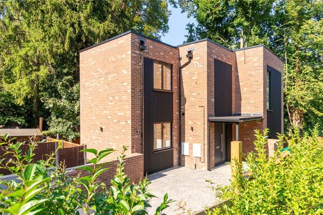 Oaklands Gardens, Kenley photo 2