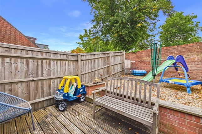 11, Libertus Court, Gloucestershire photo 4