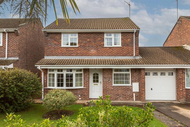 3-bed detached on Greenwood Close, Swansea, £360,000