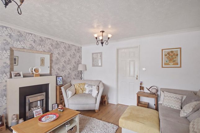 2, Skeldale Drive, Chesterfield photo 2