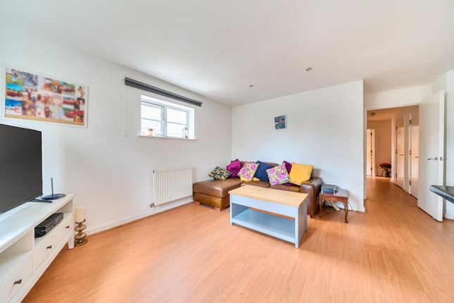 Flat 7, Weybridge photo 4