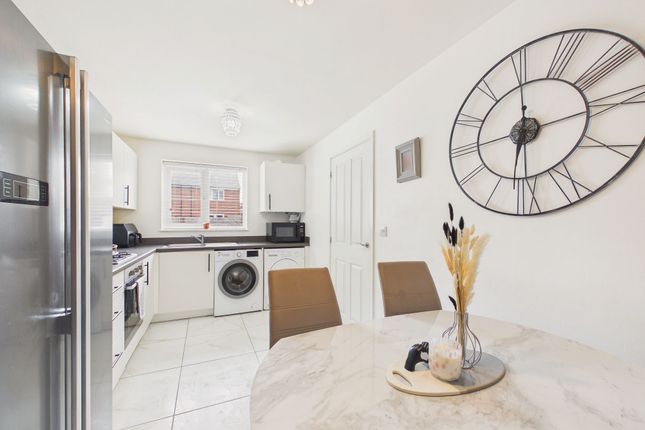 42 Ravensworth Road, Gateshead photo 3
