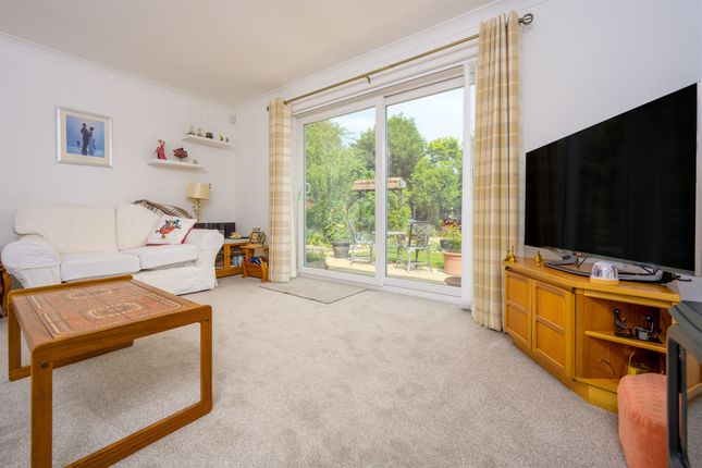 35, Princes Avenue, Kettering photo 4