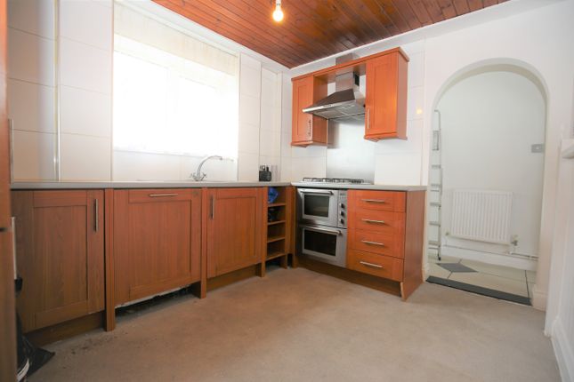 Flat for sale in Warburton Road, Thornhill, Southampton, Hampshire