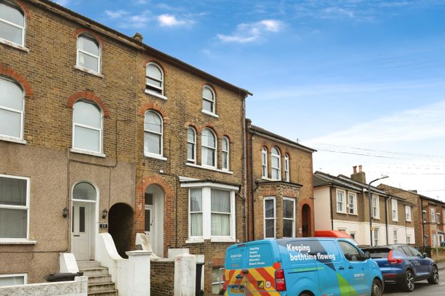 Thumbnail Flat for sale in Darnley Street, Gravesend, Kent