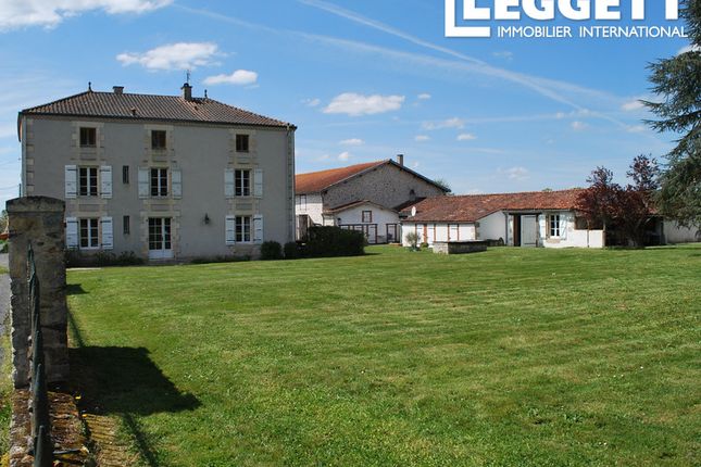 Villa for sale in Bussière-Poitevine, Haute-Vienne, Nouvelle-Aquitaine