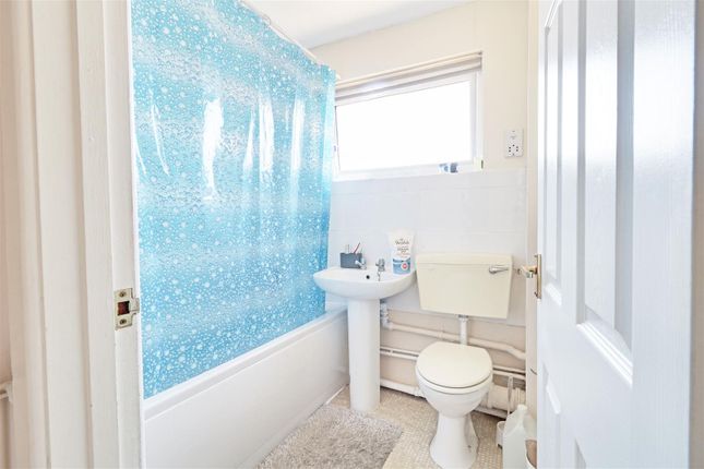 61, Reddings Park, Cheltenham photo 5