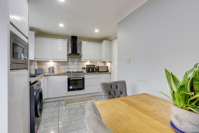 35 Pearce Drive, Nottingham photo 2