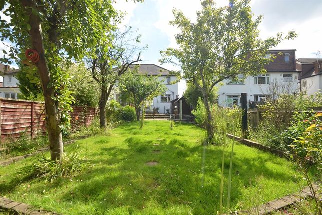40, Chinnor Crescent, Greenford photo 2