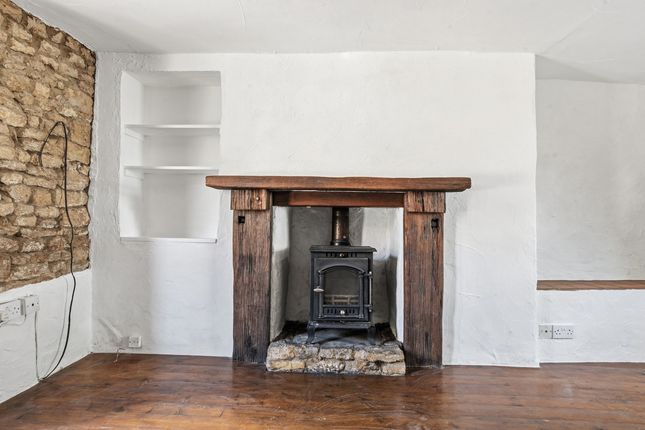 Hillside Cottage, 14, West Street, Northamptonshire photo 4