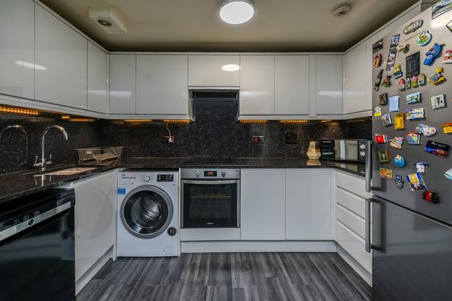 Flat for sale in Southport Road, Liverpool