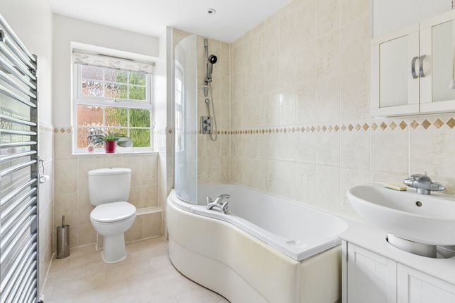 42 Whernside Drive, Stevenage photo 4