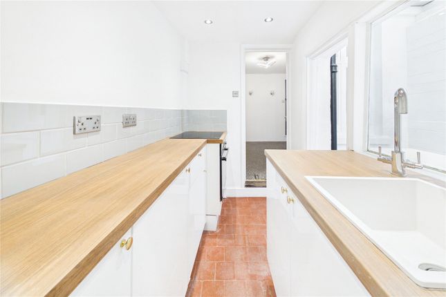 6, Railway Road, Berkshire photo 4