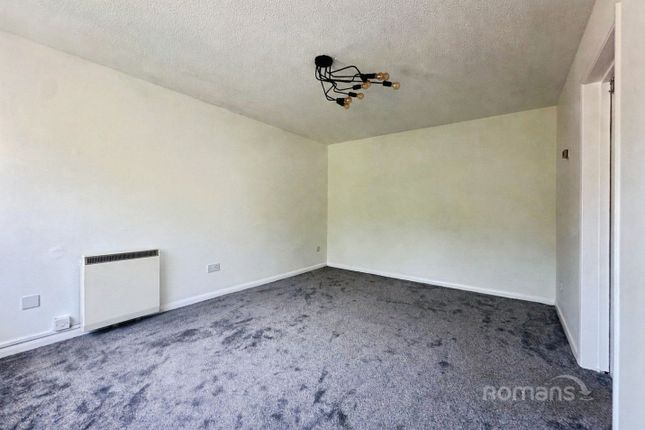 28, Juniper, Bracknell photo 2