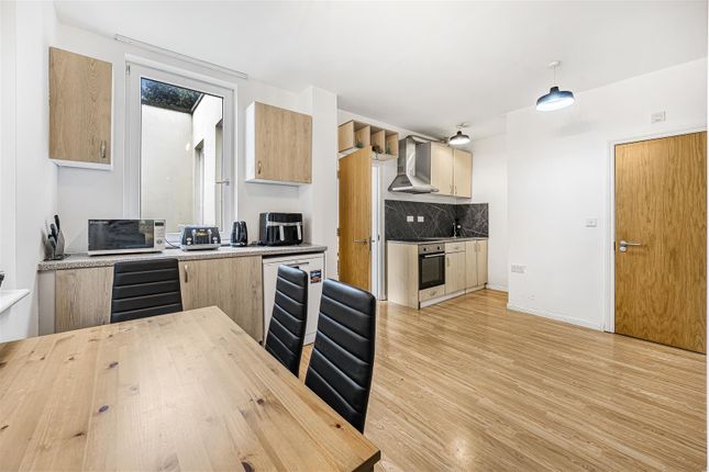 105, Whittington Road, London photo 4