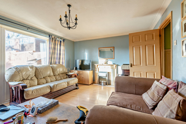 2, Bishopsfield Road, Fareham photo 4
