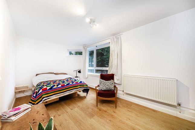 Flat for sale in Haslemere Road, London