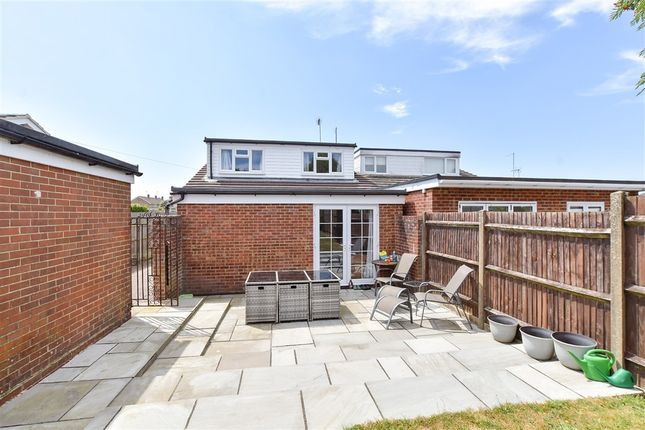 Greenfields Way, Horsham photo 3