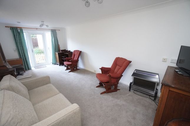 20 Rosewood Gardens, High Wycombe photo 4