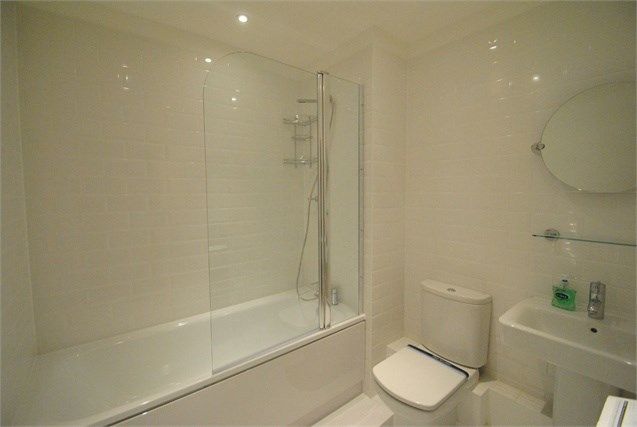 Flat to rent in 25 Barge Walk, London