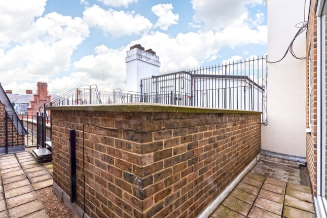 Duplex to rent in Queen's Gate, London