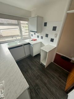 7 Brimlands Court, New Road, Brixham, Devon photo 4