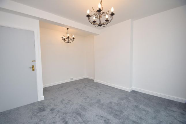 Flat to rent in Pinner Green, Pinner
