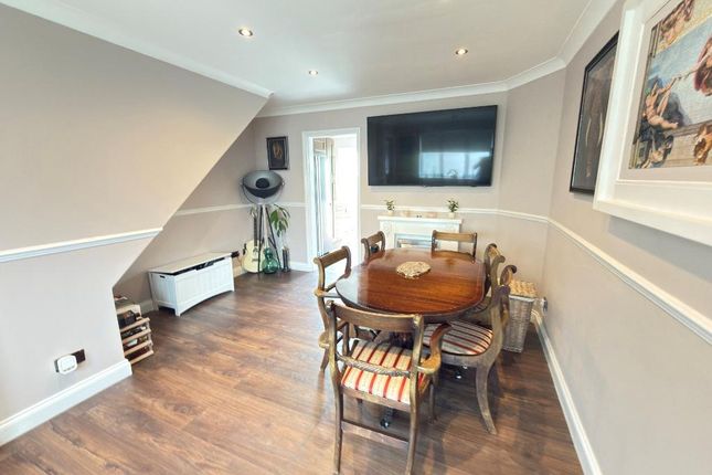 75, Addington Way, Luton photo 4