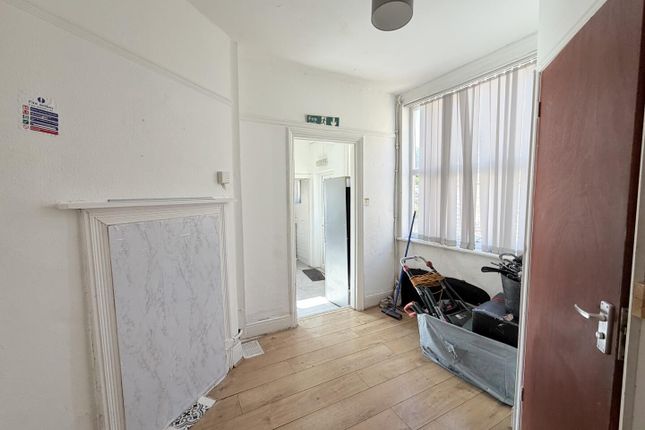 75, New Bedford Road, Luton photo 3