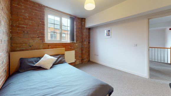 Flat-1-52-Braunstone-Gate-Bedroom 4