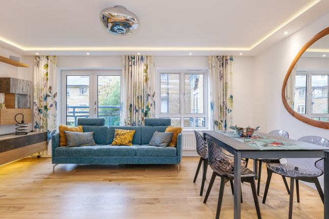 20, Hunter Lodge, Admiral Walk, London photo 2