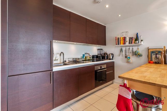 Flat for sale in Hudson Apartments, Chadwell Lane