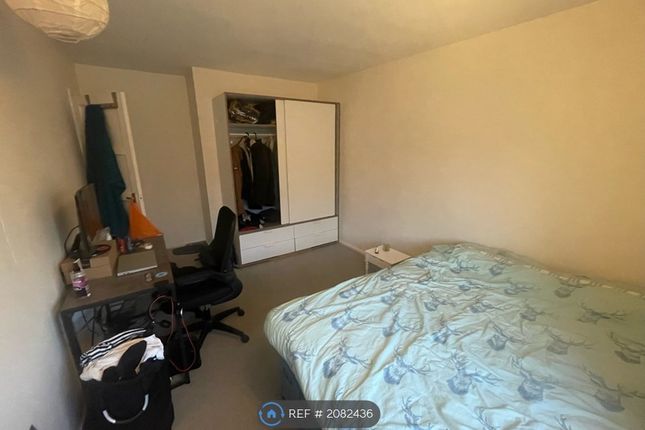 Thumbnail Room to rent in Radbourne Road, London