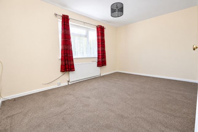 139, Wedhey, Harlow photo 3