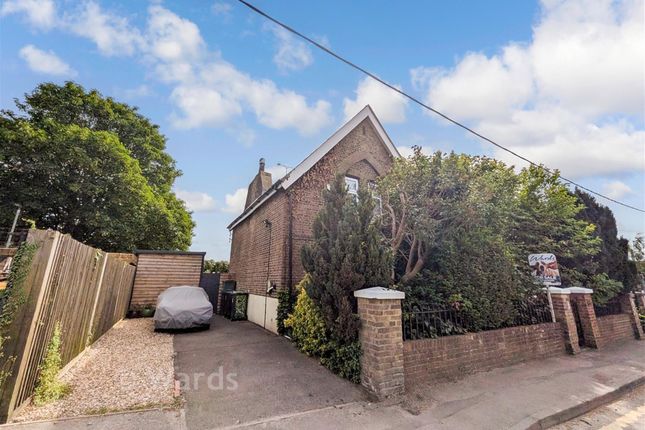 4, School Lane, Rochester photo 2