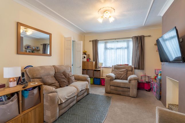 35, Rembrandt Drive, Northfleet photo 2