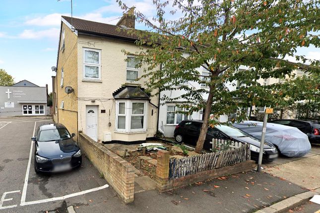 Thumbnail End terrace house to rent in Pears Road, Hounslow