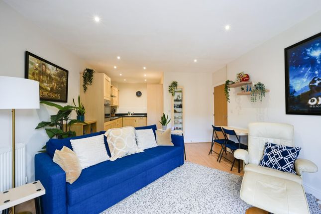 11 Mott House, Eastman Way, Epsom photo 4