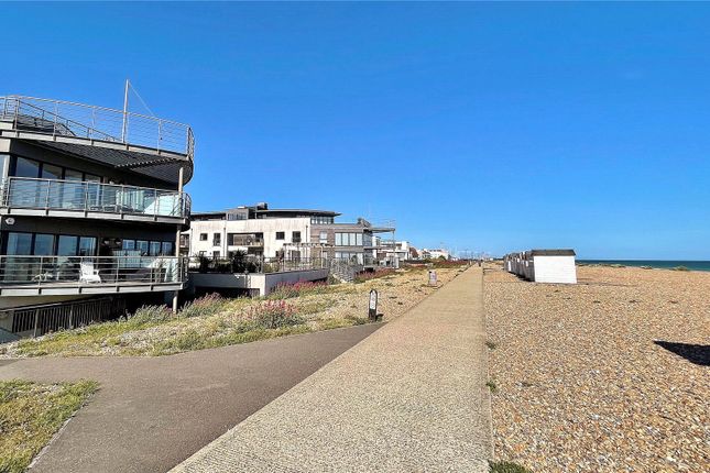 Flat to rent in The Waterfront, Goring-By-Sea, Worthing