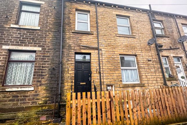 Thumbnail Terraced house to rent in Faraday Square, Milnsbridge, Huddersfield